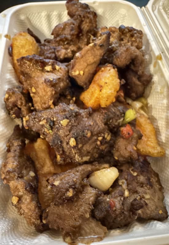 H1. Pan-Fried Beef and Potato with Black Pepper 拍蒜胡椒煎牛柳